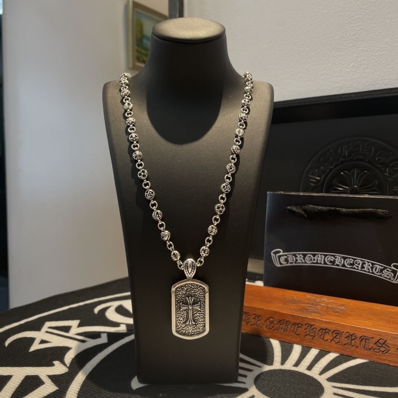 Ch**me He**ts necklaces